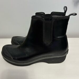 Sleek Black Chelsea Boots